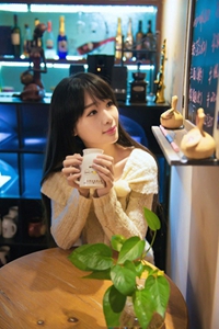黄色软件怎么下载,揭秘：下载软件暗藏风险，你敢尝试吗？-4
